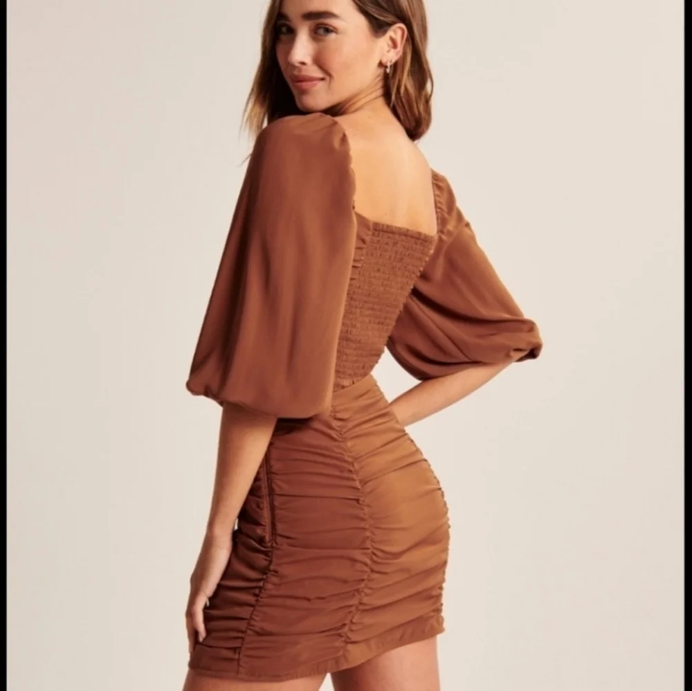 NWT Abercrombie & Fitch Womwn's Ruched Mini Dress Puff Elbow Sleeve Cognac SizeS - Picture 2 of 14